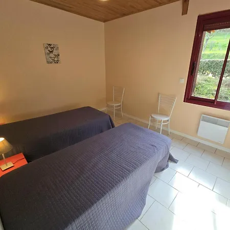 Holiday home Maison Cosy Pres De Avec Jardin, Terrasse Et Cheminee, A Proximite Des Attractions Touristiques - Fr-1-616-43 *