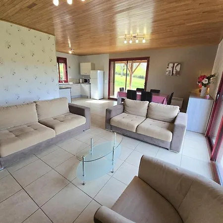 Holiday home Maison Cosy Pres De Avec Jardin, Terrasse Et Cheminee, A Proximite Des Attractions Touristiques - Fr-1-616-43 *