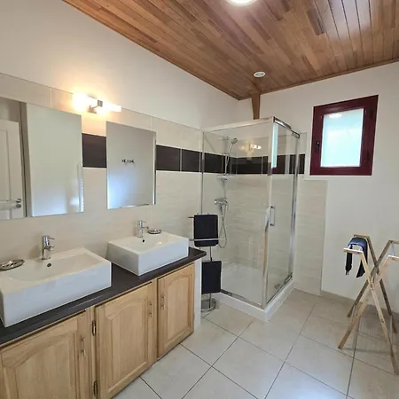 Maison Avec Cheminee, Terrasse Et Wifi Proche De - Fr-1-616-43 Landhaus